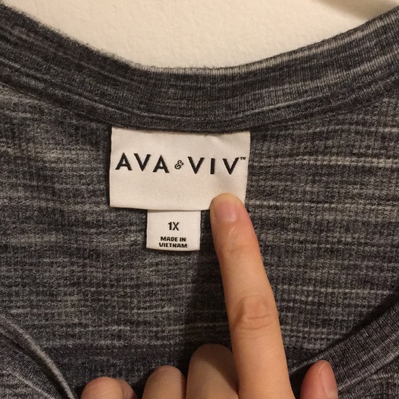 AVA AND VIV 1X oversized gray stripe top - Picture 3 of 4